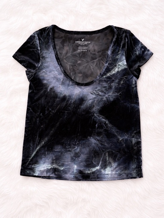 American Eagle Outfitters Tops - American Eagle Velvet Tie Dye Slightly Cropped Top XS Y2K Grunge Soft Girl Tee